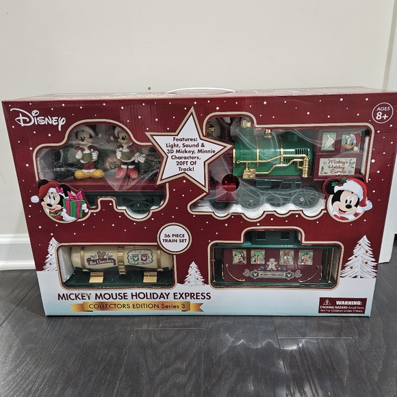 20 Ft DISNEY MICKEY MOUSE HOLIDAY EXPRESS TRAIN